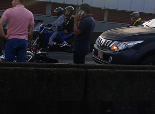 Choque en puente Juan Pablo Segundo deja una persona fallecida y genera colapso vial