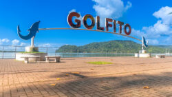 Presentan moción para convocar a alcalde de Golfito a rendir cuentas sobre desalojos en Playa Pavones
