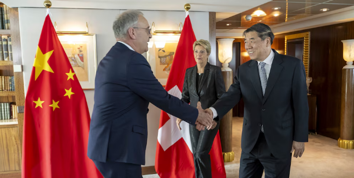 EEUU y China pactaron un mecanismo de consultas comerciales para resolver la guerra de aranceles