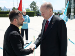 Zelensky llegó a Turquía para comenzar las negociaciones de paz y criticó la ausencia de Putin en la delegación rusa: “Parece una farsa”