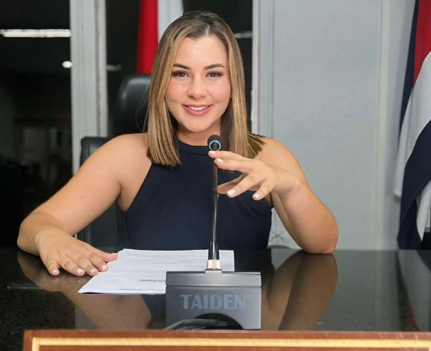 Alcaldesa de San Ramón renunció al PUSC y da apoyo al Presidente Rodrigo Chaves