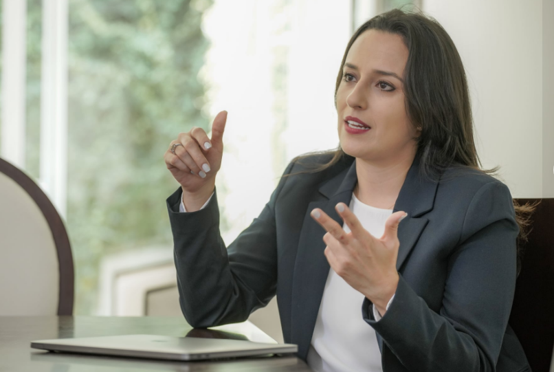 Natalia Díaz critica liderazgo de Eliécer Feinzaig y no descarta sumar a Diego Vargas a su proyecto político