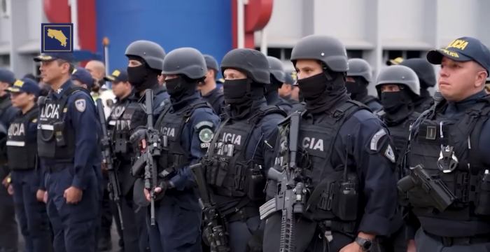 Policías uniformados de la Fuerza Pública no pagarán pasajes de autobús para desplazarse hacia viviendas y trabajo