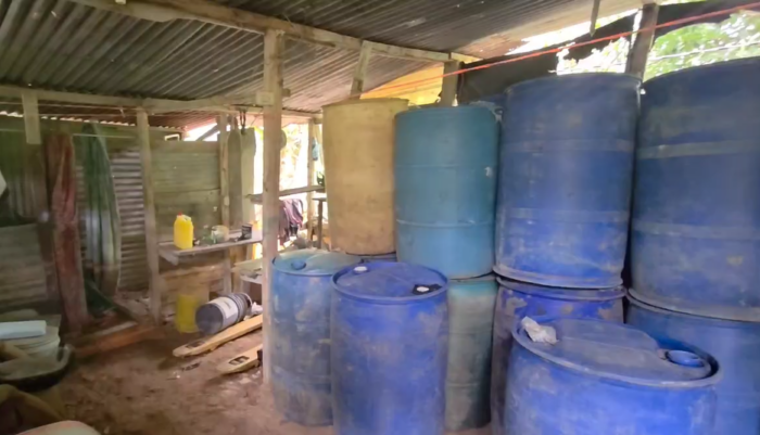 Autoridades decomisan más de 3 mil litros de combustible y descubren centro de acopio ilegal en Limón