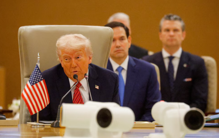 Trump ejecuta una estrategia de presión constante contra Maduro, que pierde negocios petroleros y enfrenta una fuerte oposición política