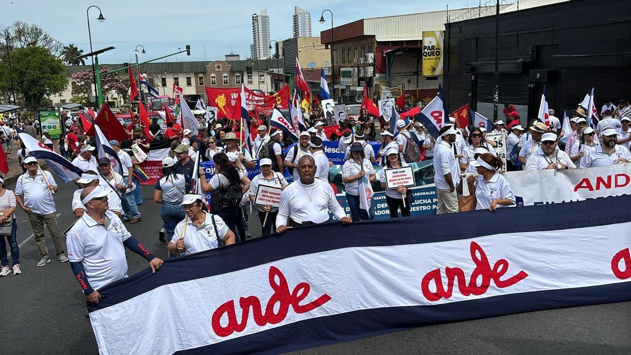 Marcha de los Trabajadores se realizó en San José: Sindicatos se manifestaron contra plan de jornadas excepcionales