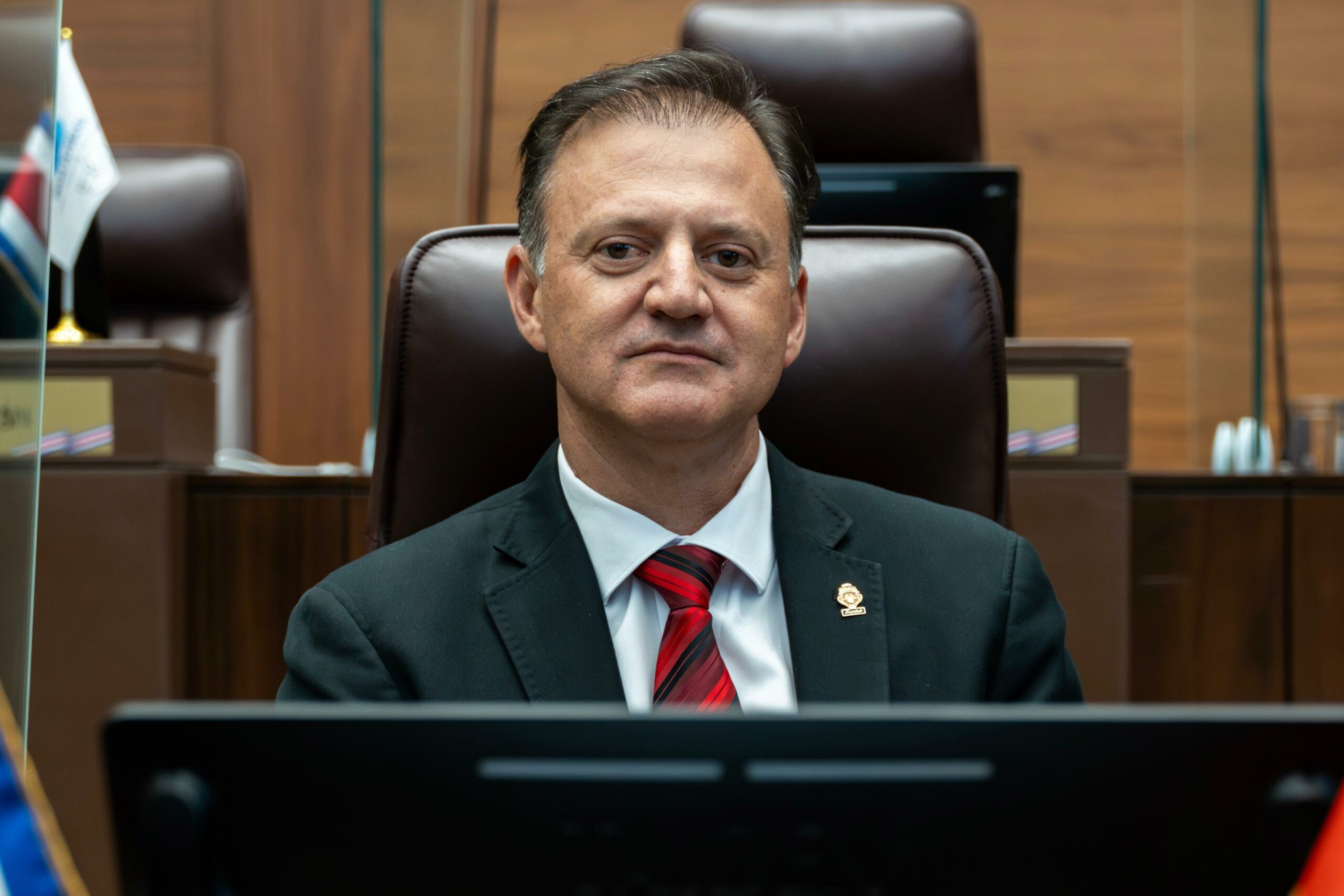 Fracción del PLP se queda con dos diputados tras la renuncia de Diego Vargas