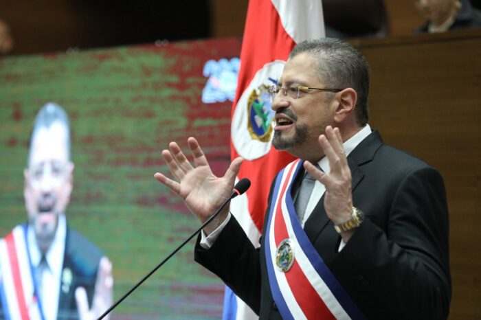 Presidente Chaves enumeró con videos logros de su gobierno y envió fuerte mensaje a jerarcas de instituciones