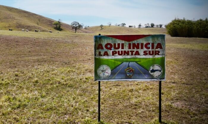 MOPT afirma que maquinaria que construye punta sur de carretera a San Carlos trabaja montaña adentro