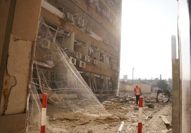 Un misil lanzado desde Irán alcanzó el mayor hospital del sur de Israel