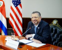 Presidente Chaves niega conocer a Celso Gamboa y descarta haber conversado nunca con él