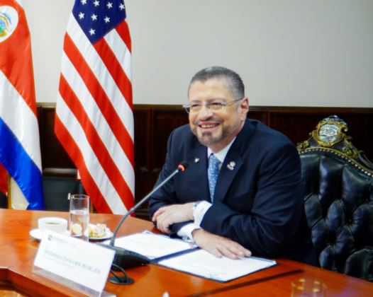 Presidente Chaves niega conocer a Celso Gamboa y descarta haber conversado nunca con él