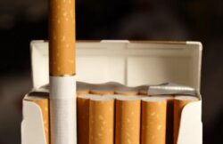 Red Nacional Antitabaco advierte que bajar impuestos a cigarrillos aumentaría consumo en jóvenes