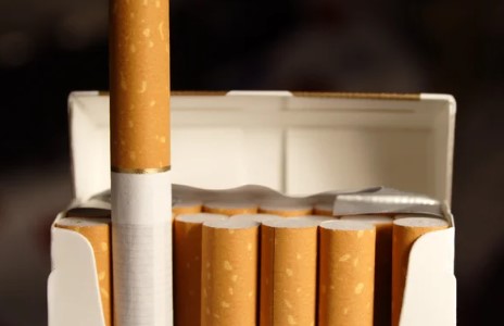 Red Nacional Antitabaco advierte que bajar impuestos a cigarrillos aumentaría consumo en jóvenes