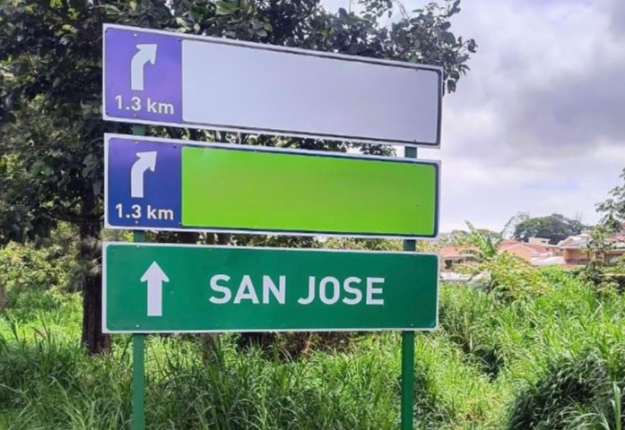 Autoridades retiran hasta 30 ‘rótulos ilegales’ en carretera por semana