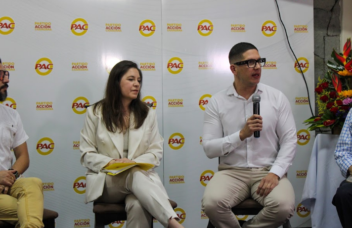Claudia Dobles se inscribió como precandidata presidencial del PAC: No descarta aspirar a diputada