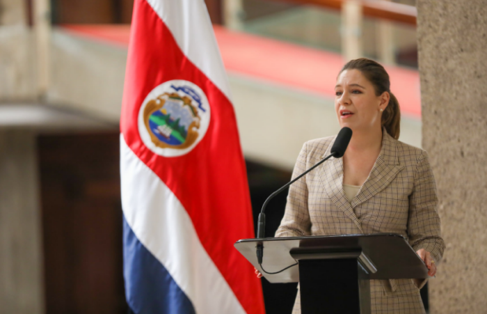 Claudia Dobles fue la única persona en inscribirse como precandidata presidencial en el PAC