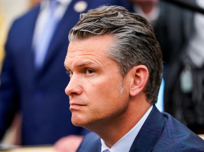 Estados Unidos evalúa prohibir el acceso de ingenieros extranjeros a sistemas del Departamento de Defensa