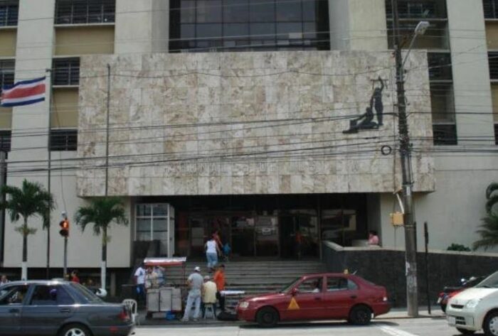 Johnny Araya declaró en juicio por supuesto tráfico de influencias: Afirma que se trata de “persecución política”