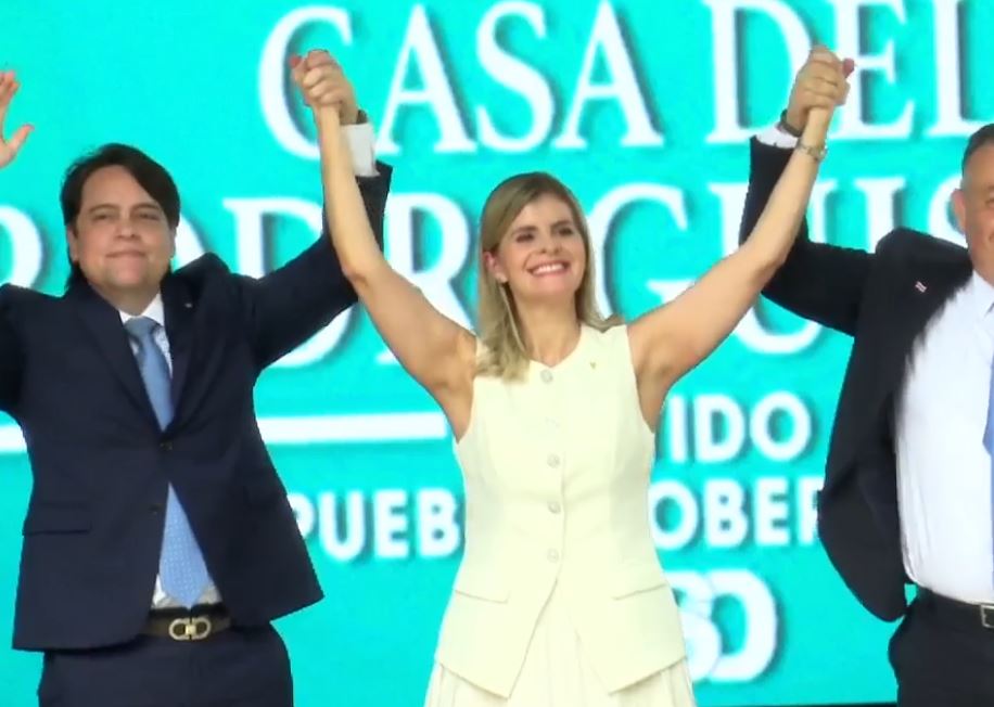 Laura Fernández inscribió precandidatura presidencial: Exministro de Economía y empresario complementan fórmula