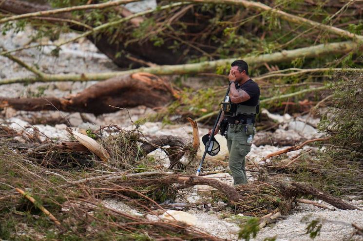 El número de muertos por las inundaciones en Texas ascendió a 82: continúa la búsqueda de desaparecidos
