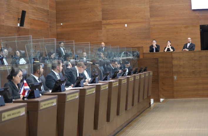 Defensa del Presidente Chaves analiza solicitar recusación a diputados por adelantar criterio sobre inmunidad