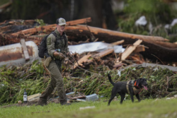 Sube a 117 la cifra de muertos por las devastadoras inundaciones en Texas, 95 de ellos en el condado de Kerr
