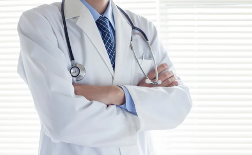 Sindicato rechaza plan que obligaría a especialistas a trabajar entre 4 y 7 años en la CCSS