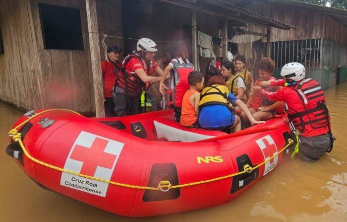 CNE registró más de 180 incidentes por inundación en la Zona Norte y Caribe el fin de semana