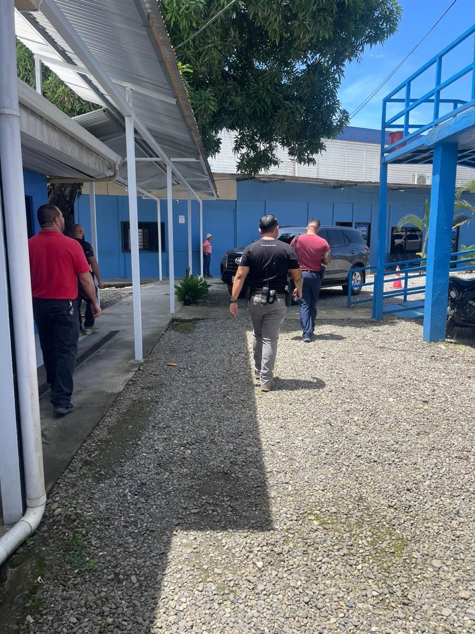 Allanan Municipalidad de Talamanca y decomisan documentos asociados a construcciones en Gandoca-Manzanillo