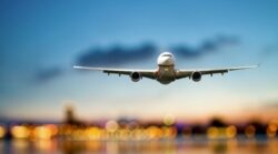 Migración registró aumento de 7000 salidas de ticos en vacaciones de medio año con respecto al 2024