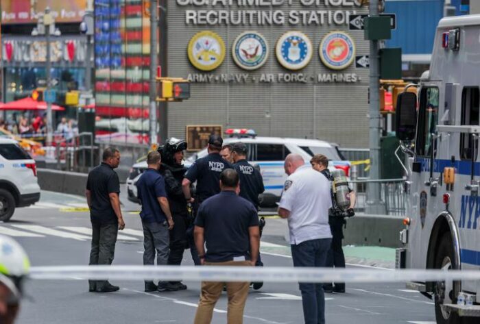 La Policía de Nueva York desalojó la zona de Times Square por una “investigación en curso” tras una amenaza de bomba