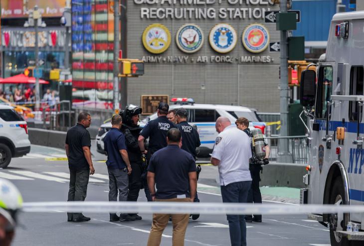 La Policía de Nueva York desalojó la zona de Times Square por una “investigación en curso” tras una amenaza de bomba
