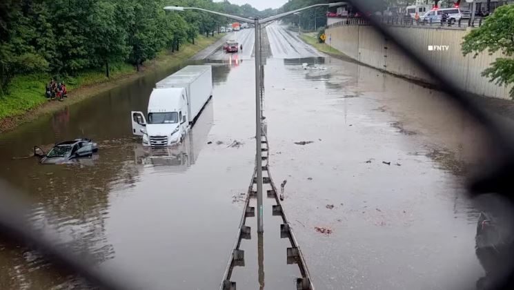 Lluvias récord provocaron inundaciones masivas en Nueva York: declararon el estado de emergencia