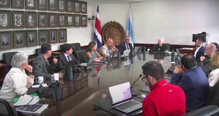 Consejo de UCR advierte de posible ilegalidad en acuerdo de rectores que incluye redistribución del FEES