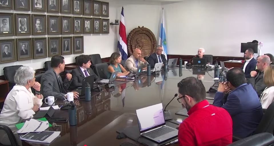 Consejo de UCR advierte de posible ilegalidad en acuerdo de rectores que incluye redistribución del FEES