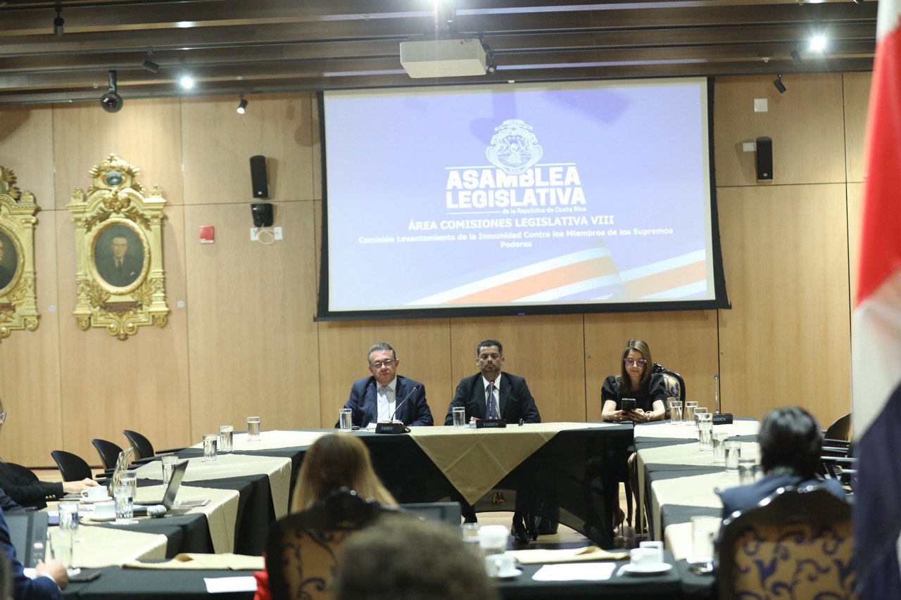 ¿Por qué fiscal general está usando un “testigo de la corona” en caso contra Presidente y ministro?