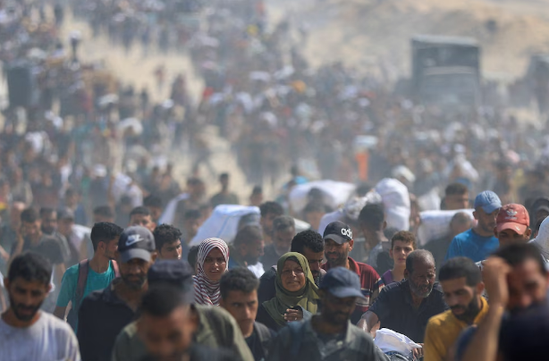 Israel confirmó el ingreso de casi 1.900 camiones de ayuda a Gaza durante la última semana
