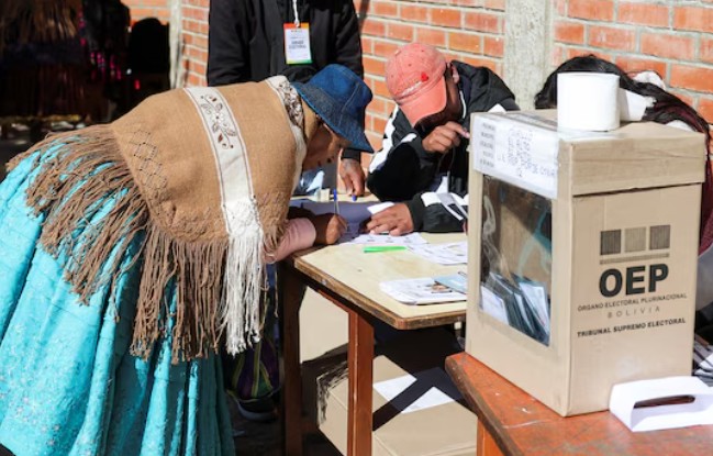 Elecciones en Bolivia: cerraron los comicios tras una jornada que transcurrió con normalidad pese a incidentes aislados
