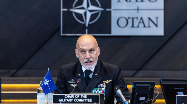 Los 32 jefes de Defensa de la OTAN remarcaron su apoyo a Ucrania y abogaron por una paz “justa y duradera” con Rusia