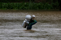 India liberó agua de sus represas y Pakistán debió evacuar a miles de personas por temor a las inundaciones