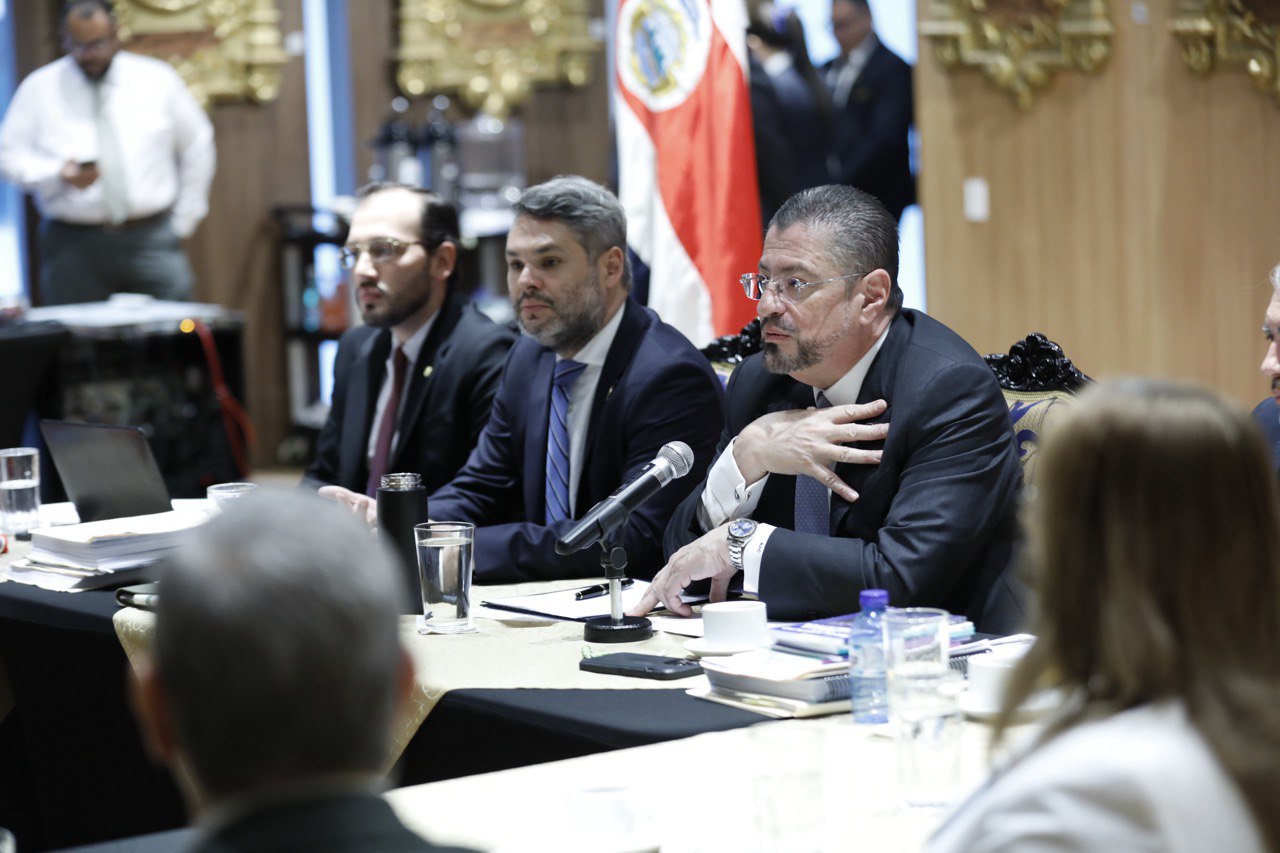 Presidente afirma enfrentar intento de “golpe de Estado judicial” y califica de “montaje” caso por el que lo acusa la Fiscalía