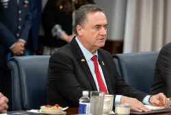 El ministro de Defensa de Israel afirmó que “Gaza está en llamas” tras los intensos bombardeos del Ejército contra Hamas