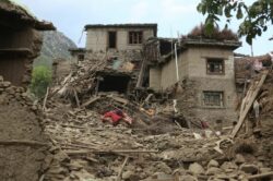 El saldo de víctimas por el terremoto en Afganistán superó las 1.400 muertes y continúan las tareas de rescate
