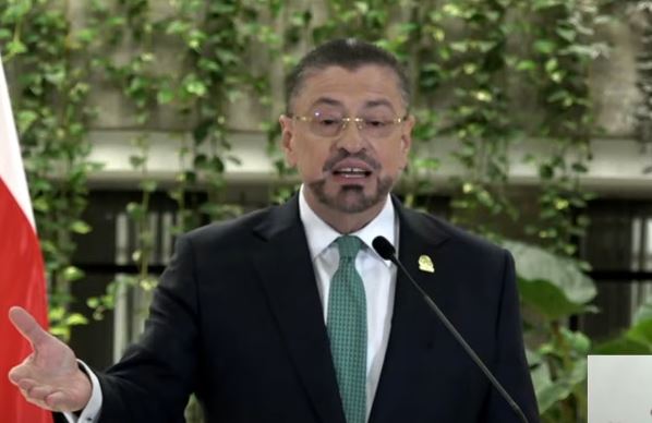 Presidente sobre Informe Estado de la Educación: “Solo dice gaste plata y más plata”