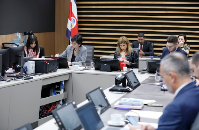 Diputadas opositoras en comisión recomendarán que se levante inmunidad del Presidente