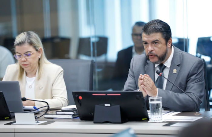 Ministro de Seguridad y diputado del Frente Amplio tuvieron fuerte intercambio mientras discutían presupuesto