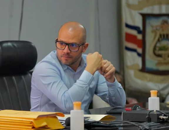 Secretario del PLN dice que figuras cercanas al gobierno recurren a presión para ‘arrastrar’ liderazgos cantonales