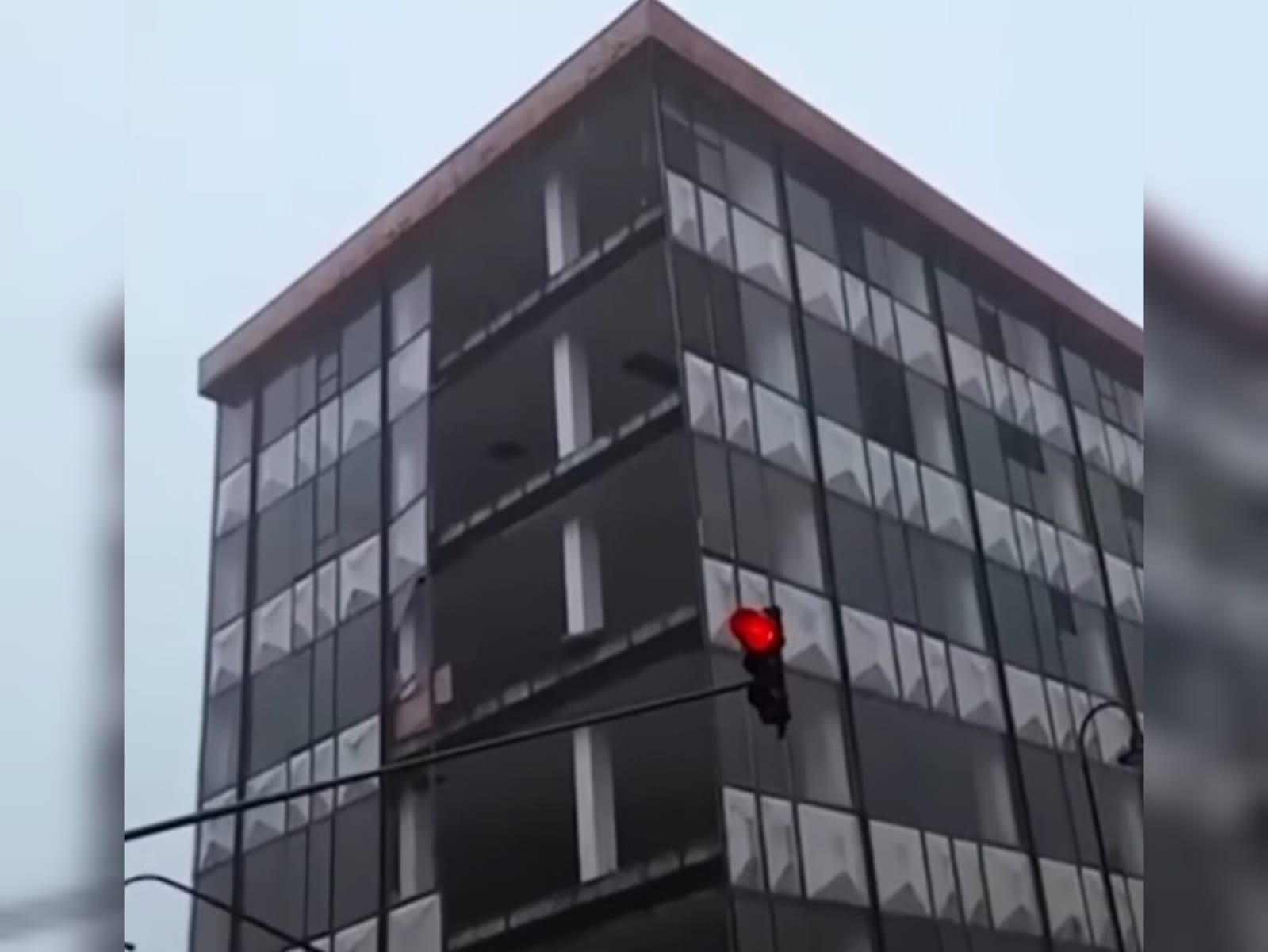 Municipalidad de San José implementa pasos regulados tras daños en edificio en Avenida Central y Calle 9