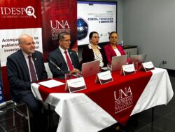 1 de cada 4 ticos usa internet entre 10 y 16 horas diarias: 87% cree que IA debe regularse